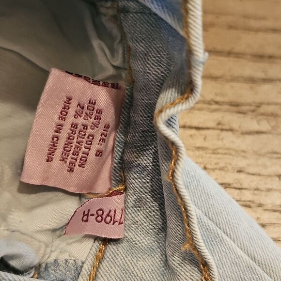 Gogo Star Graphic Jeans Size 6 Never Worn - Picture 6 of 12